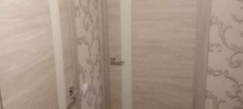 Установили несколько межкомнатных дверей во всей квартире
